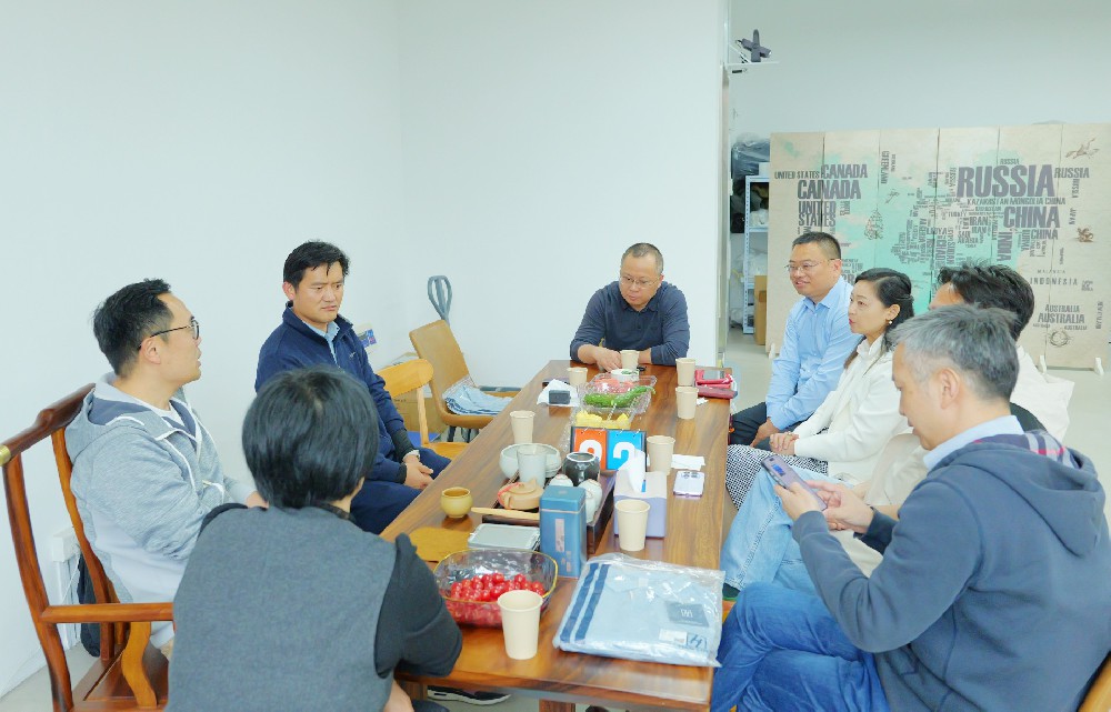 校友联动促交流 跨界互鉴共发展——沧浪泉酒业参与苏大MBA校友会参访恒立针织活动